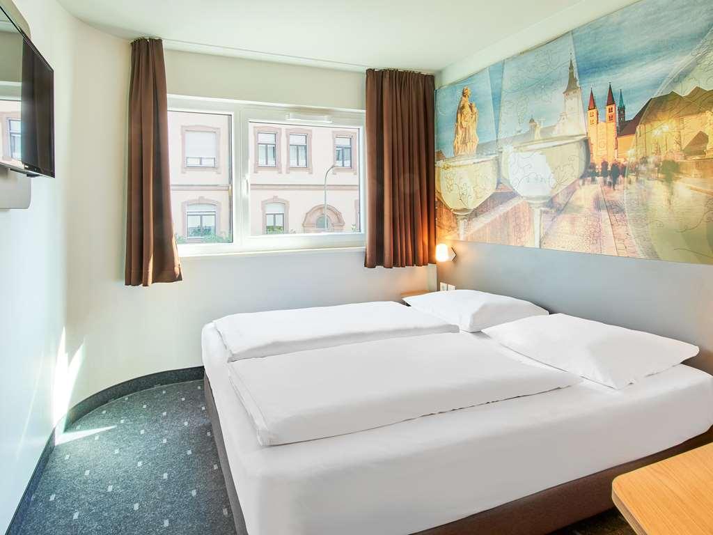 B&B Hotel Wurzburg Room photo